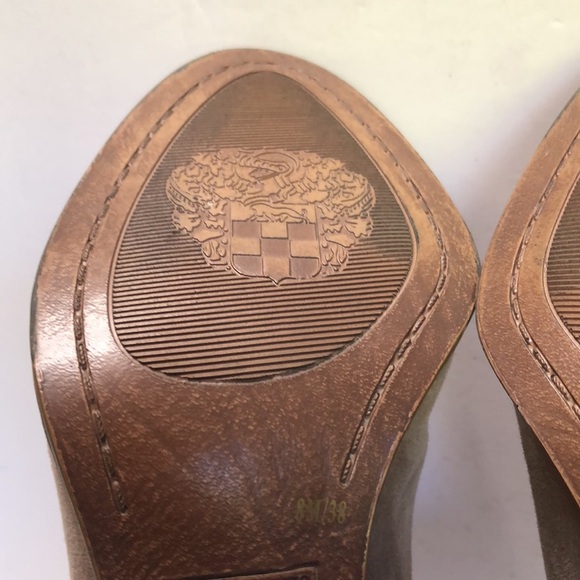 Vince Camuto Tan V-Sides Back Zip Block Heel Suede Ankle Boots 8M - Picture 10 of 16